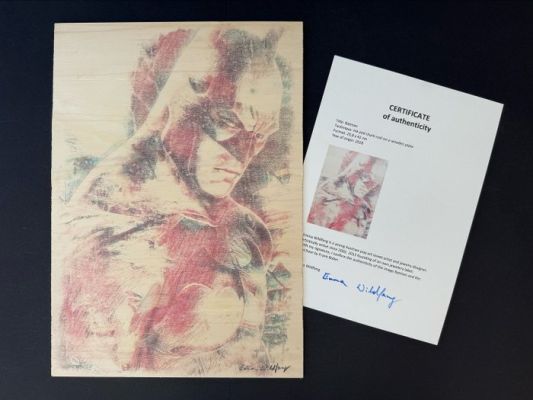 Emma Wildfang - 1 Original drawing - Batman - Red - Ink and Chark Coal on a Wooden Plate (incl. Certificate) - 2018 | Catawiki