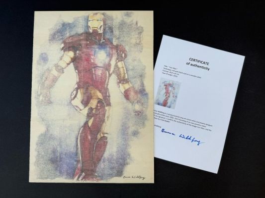 Emma Wildfang - 1 Original drawing - Iron Man - Ink and Chark Coal on a Wooden Plate (incl. Certificate) - 2018 | Catawiki