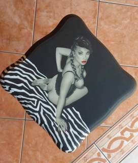 Giovanna Casotto | Giovanna Casotto - Tavolino in legno originale "Pin Up" - Page volante - (2005) | Catawiki