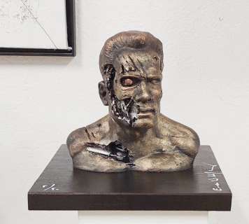 Emma Wildfang | Emma Wildfang - Terminator 5/50 - various materials bronzed - (2023) | Catawiki