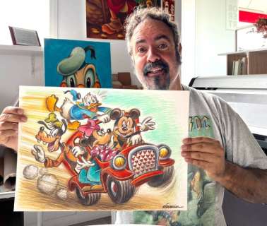 Joan Vizcarra | Mickey Mouse, Minnie, Donald Duck & Goofy’s Vacation Bound!! - Original Drawing - Joan Vizcarra - Pencil Art - Original Artwork - 45 x 32 cm | Catawiki