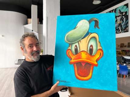 Joan Vizcarra | Donald Duck Close-Up - Large Painting - 80 x 2 x 65 cm -Joan Vizcarra - Canvas - Acrylic Art - Original Artwork - (2022) | Catawiki