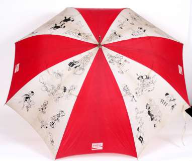 Parapluie COCA-COLA décoré des personnages class… | Banque Dessinée